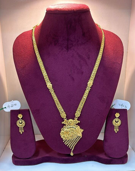 GOLD JEWELLERY Necklace & Earrings